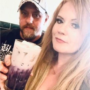 Meet your Posher Heather and Emmitt